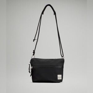 NWT Lululemon Patch Logo Crossbody Bag 2.5L